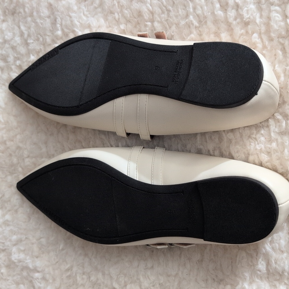 Old Navy White Flats Sleek Minimalist Design - Picture 3 of 3